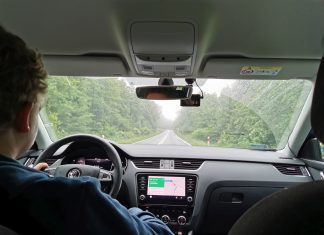 Dłuższa podróż z niemowlakiem? Można, ale polecam się przygotować! w drodze