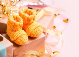 Noworodek i mamusia wracają po porodzie ze szpitala. Co robić i jak się przygotować?! noworodek buciki