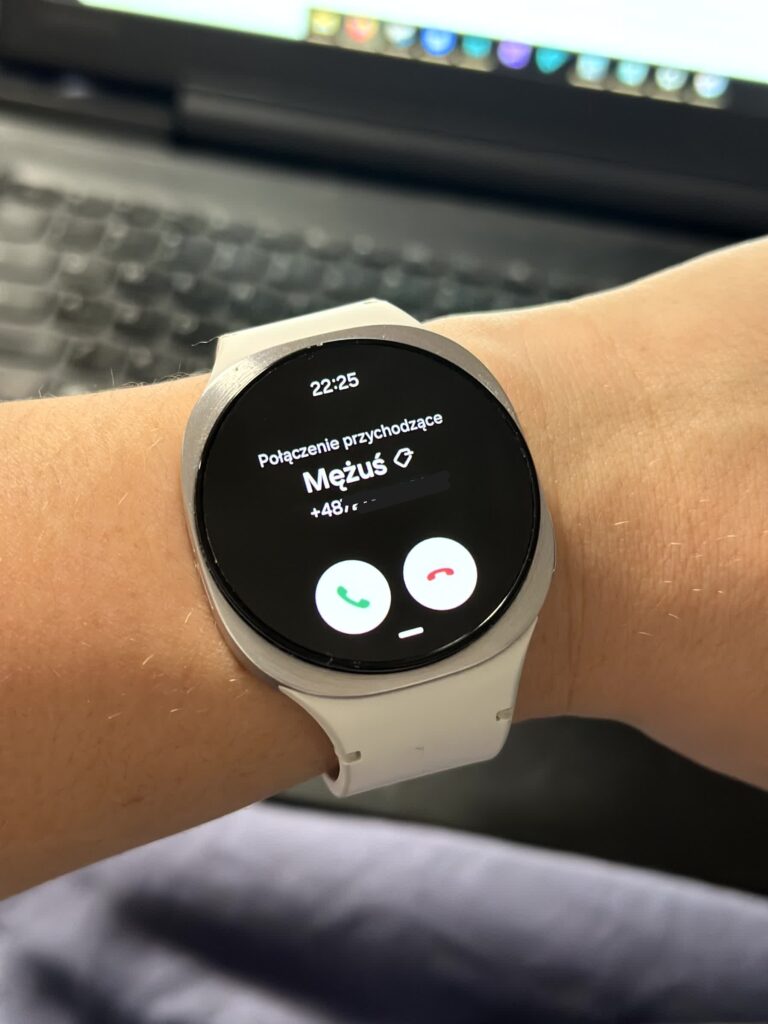 Samsung Galaxy Watch8 prowadzenie rozmów